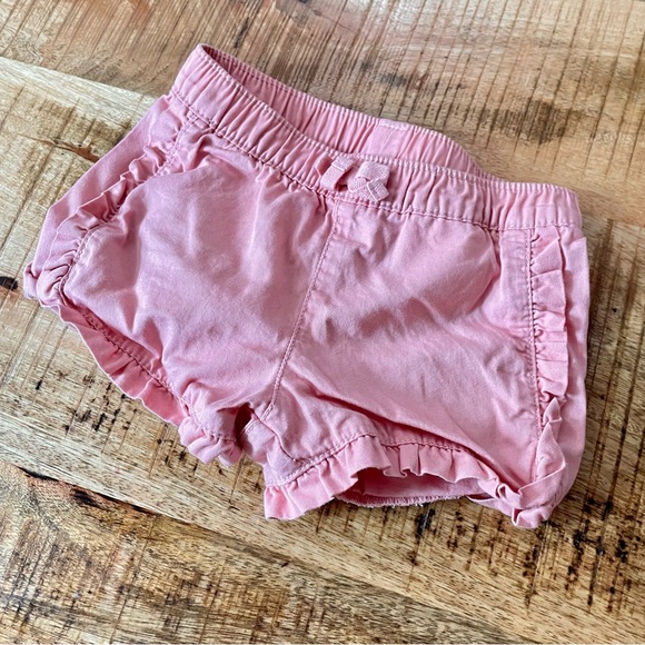 18/24 baby girl Old Navy shorts with ruffles - Picture 1 of 5